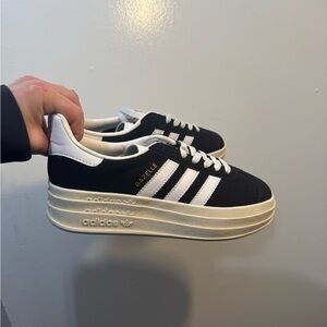 Adidas gazelles black and white shoes